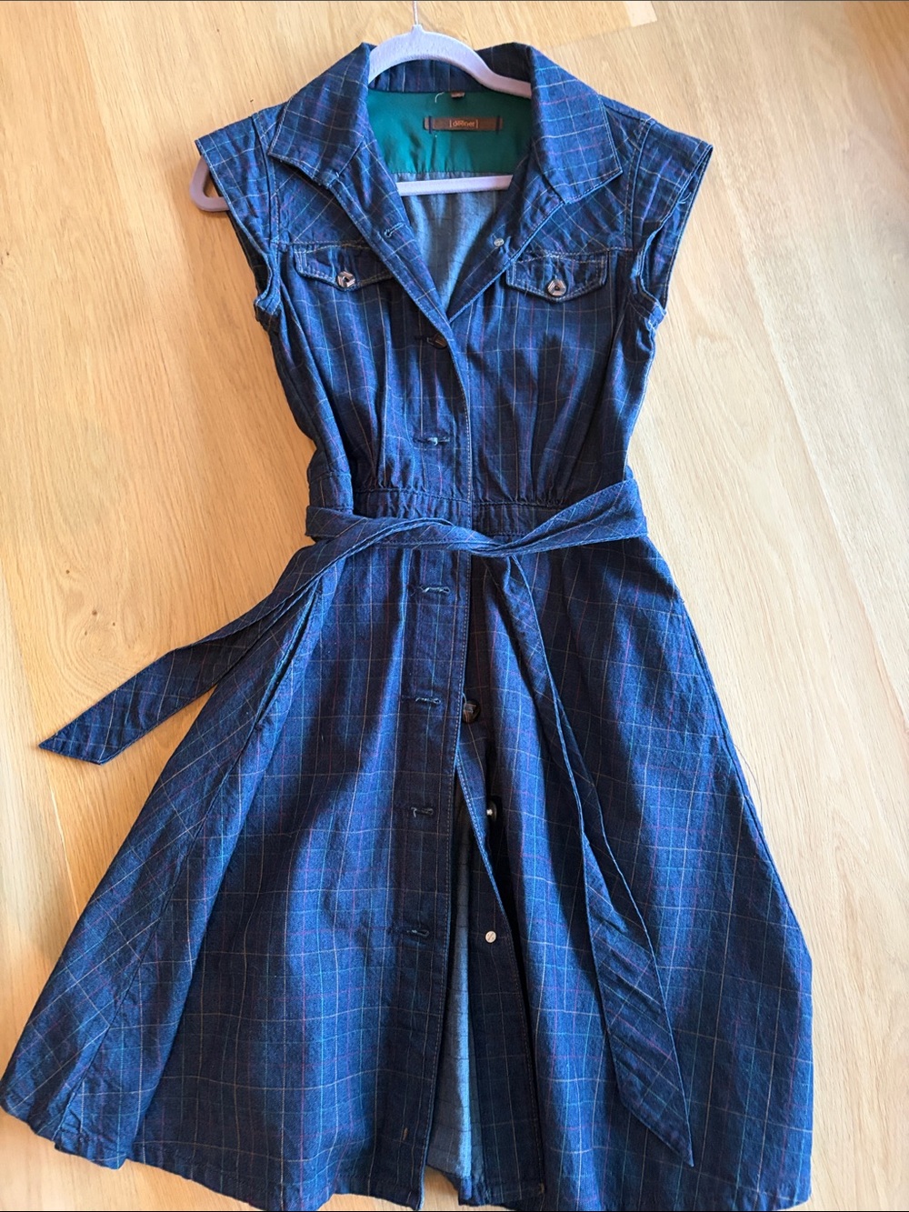 90's Adorable Button-Front Dress with Belt